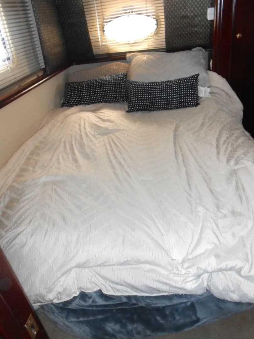1999 Silverton 352 MY