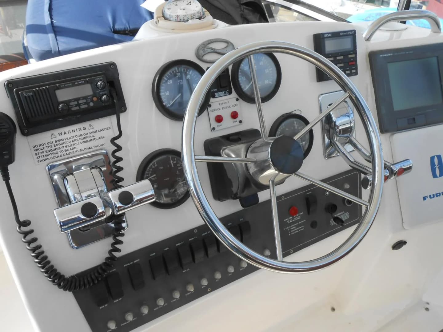 1999 Silverton 352 MY