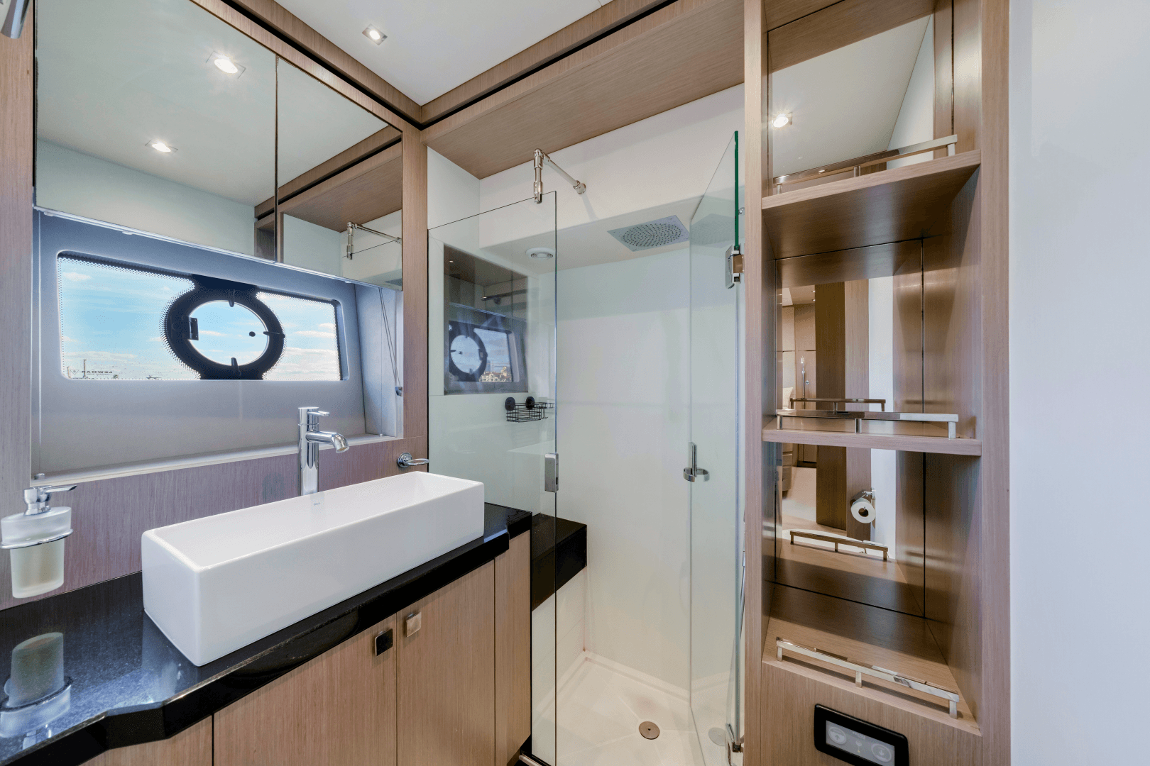 2018 Sunseeker Predator 68