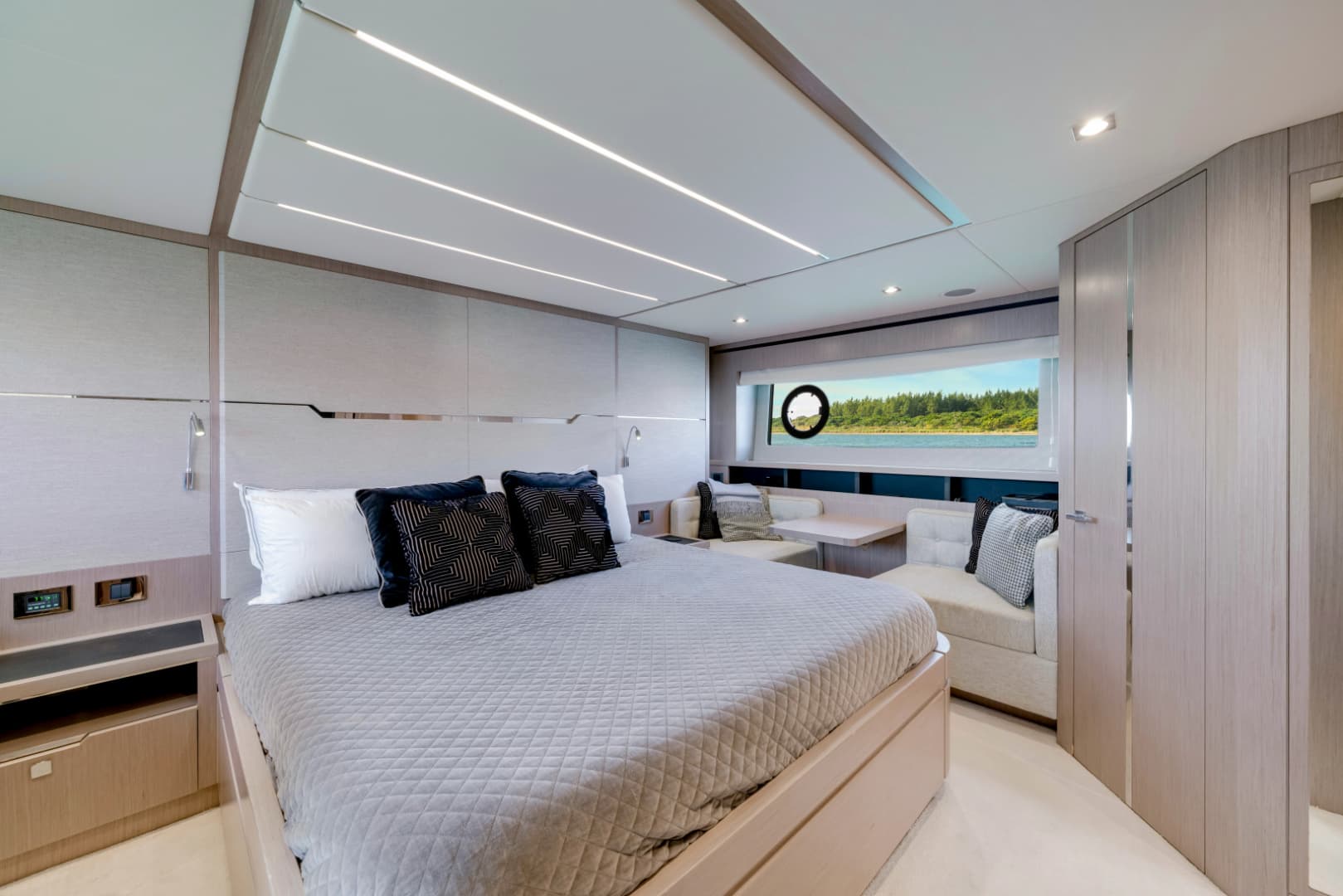 2018 Sunseeker Predator 68