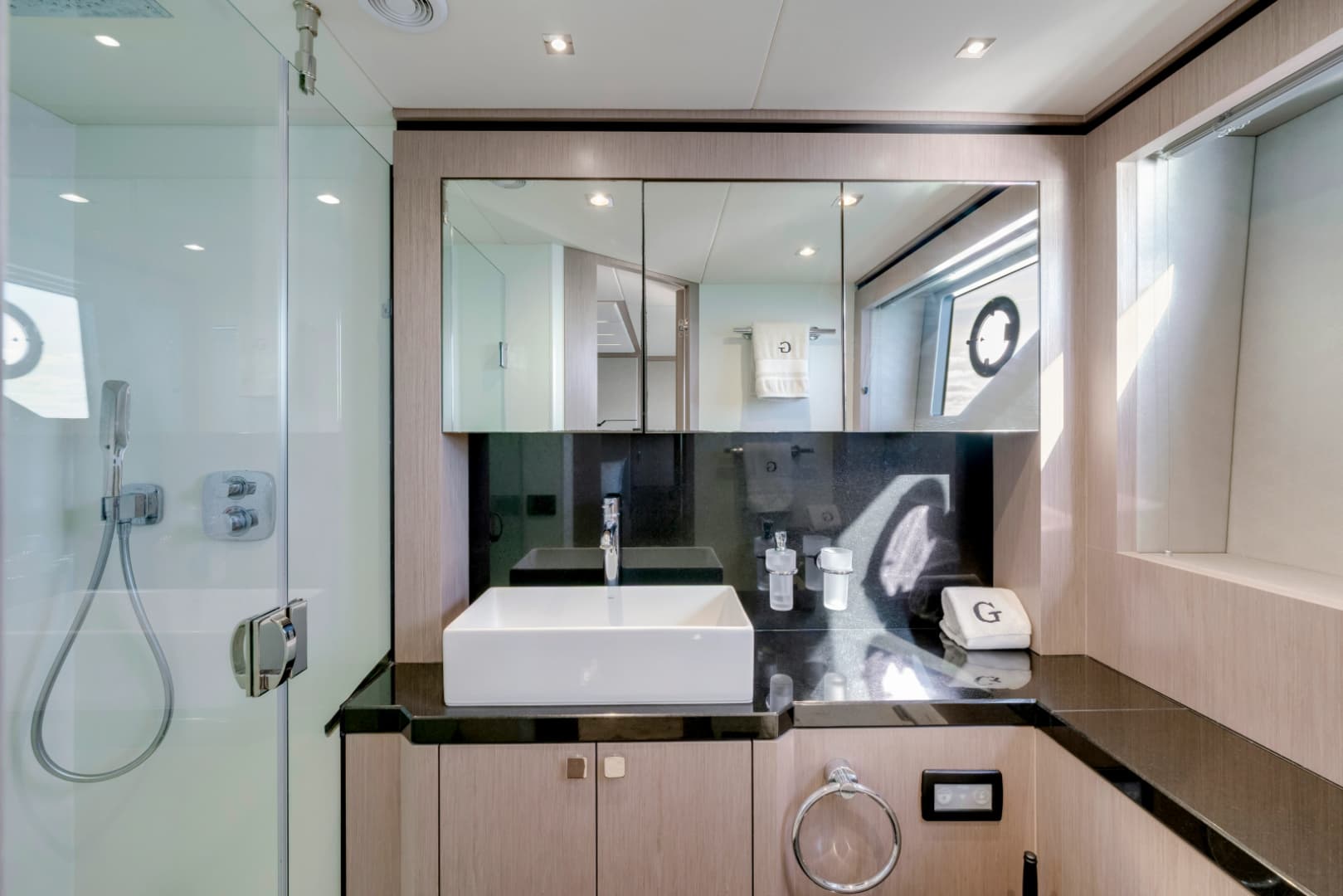 2018 Sunseeker Predator 68