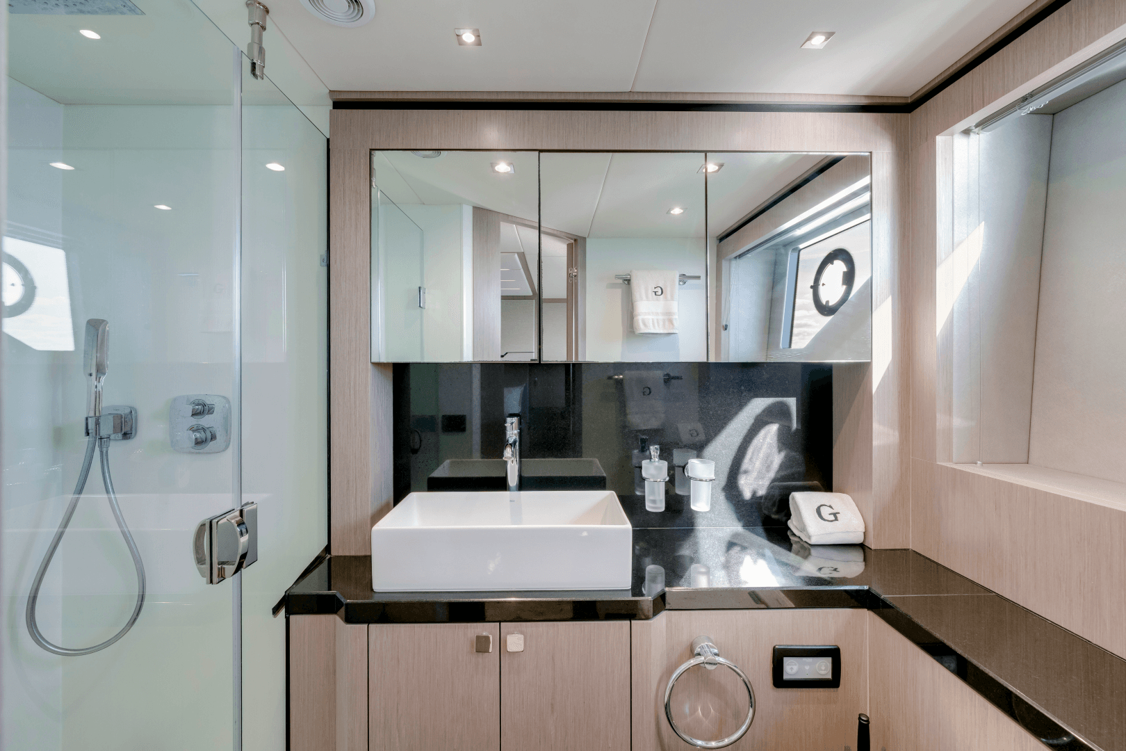 2018 Sunseeker Predator 68