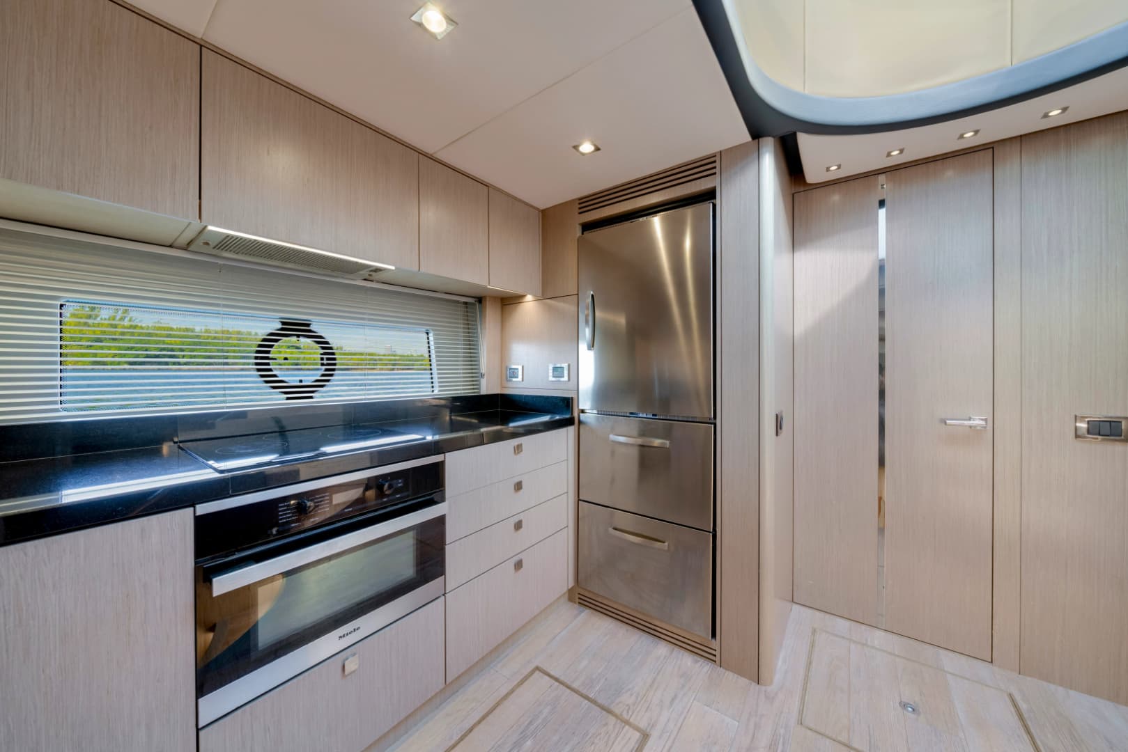 2018 Sunseeker Predator 68