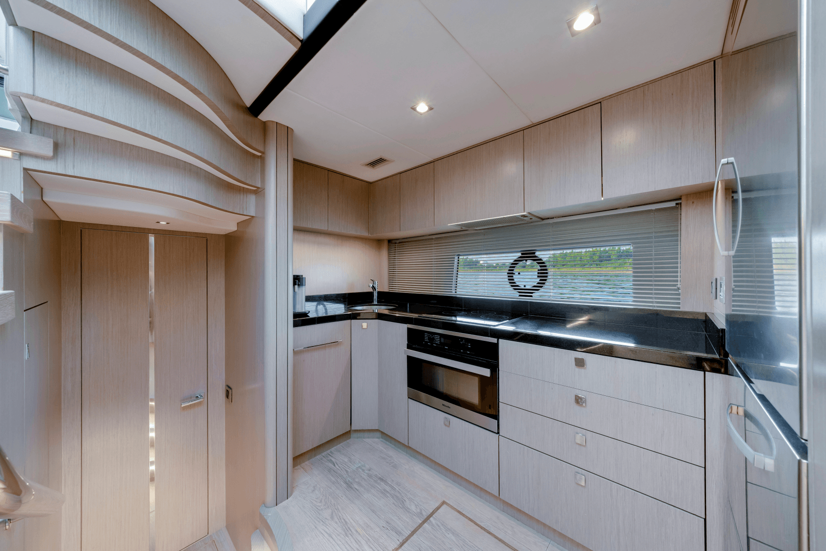 2018 Sunseeker Predator 68