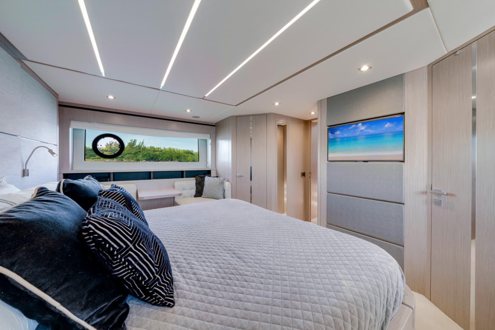 2018 Sunseeker Predator 68