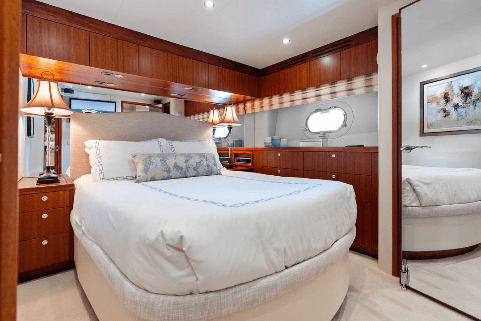 2013 Hatteras 80 Motor Yacht