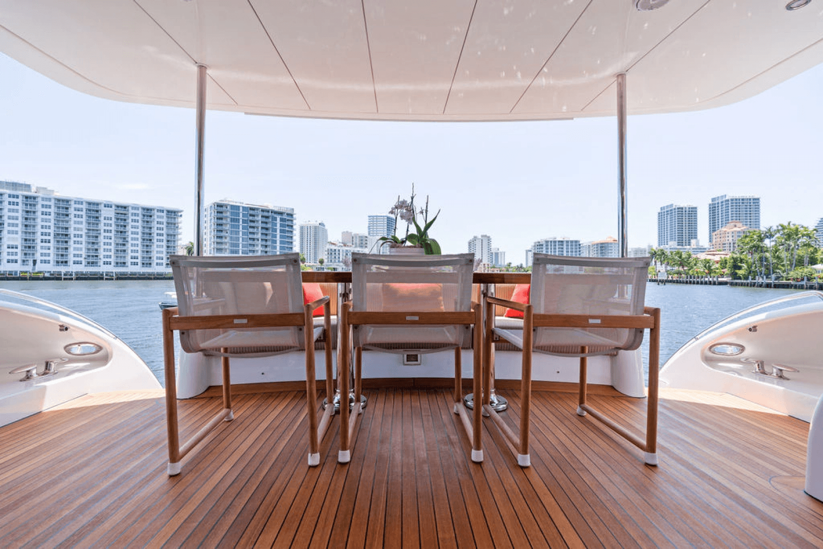 2013 Hatteras 80 Motor Yacht