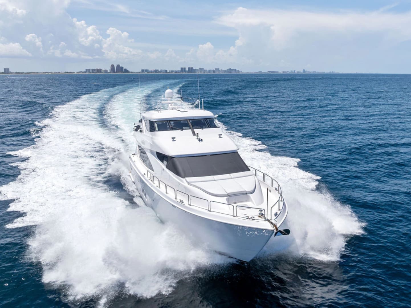 2013 Hatteras 80 Motor Yacht