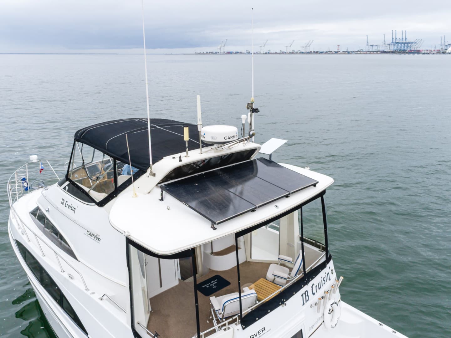 2001 Carver 444