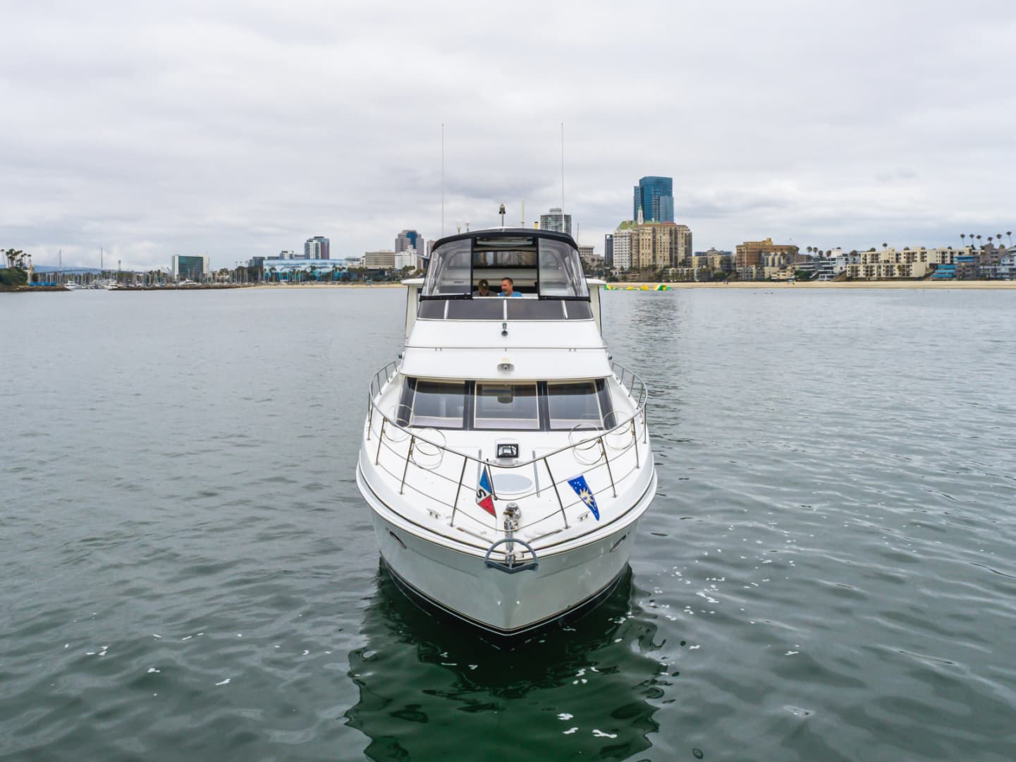 2001 Carver 444