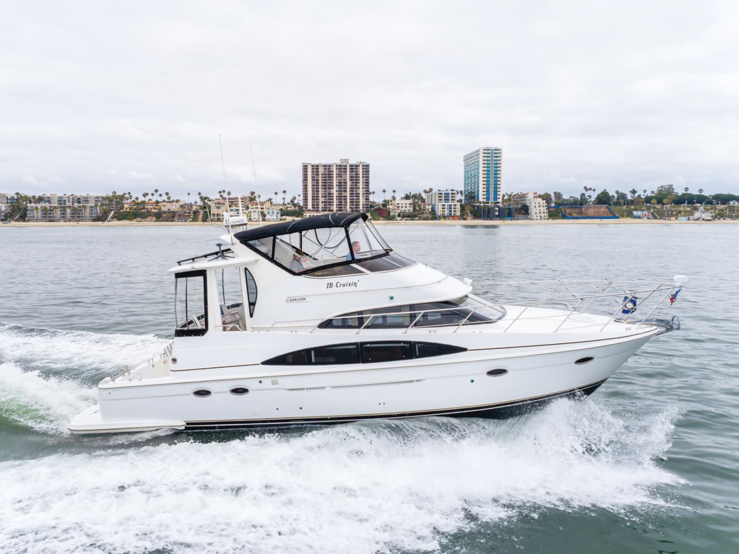 2001 Carver 444