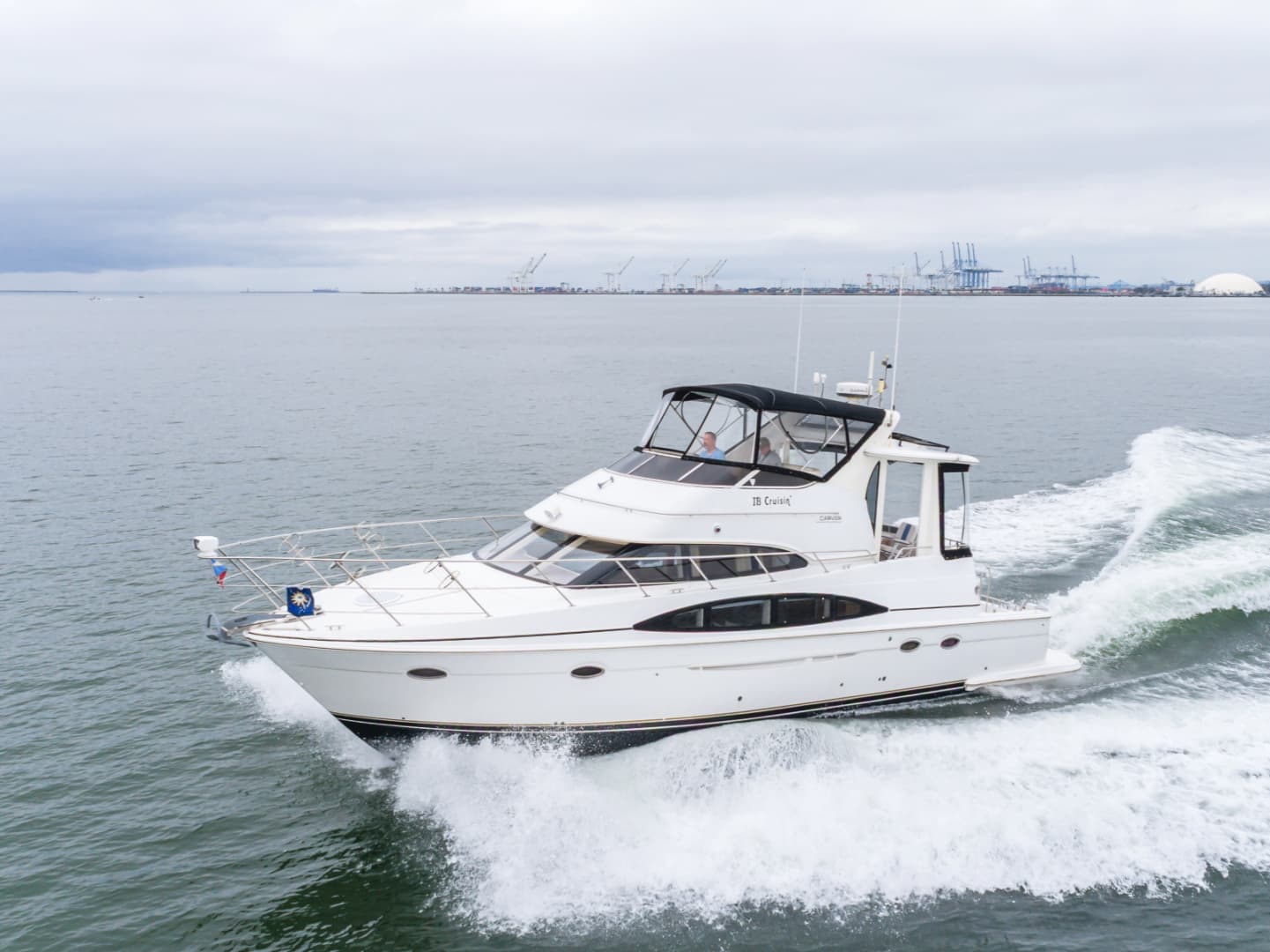 2001 Carver 444