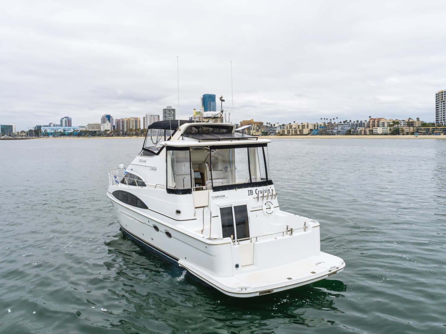 2001 Carver 444