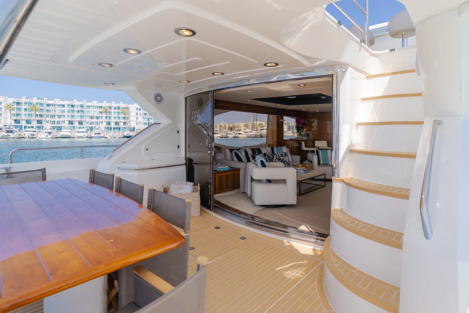 2011 Sunseeker 88 Yacht