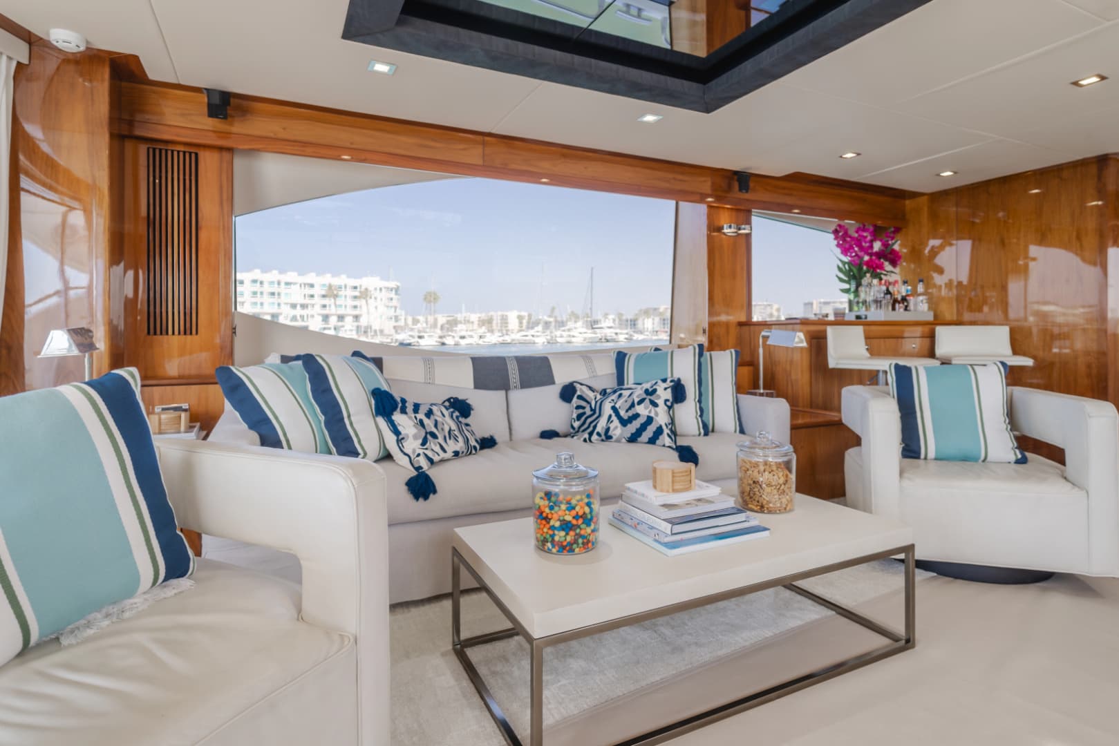 2011 Sunseeker 88 Yacht