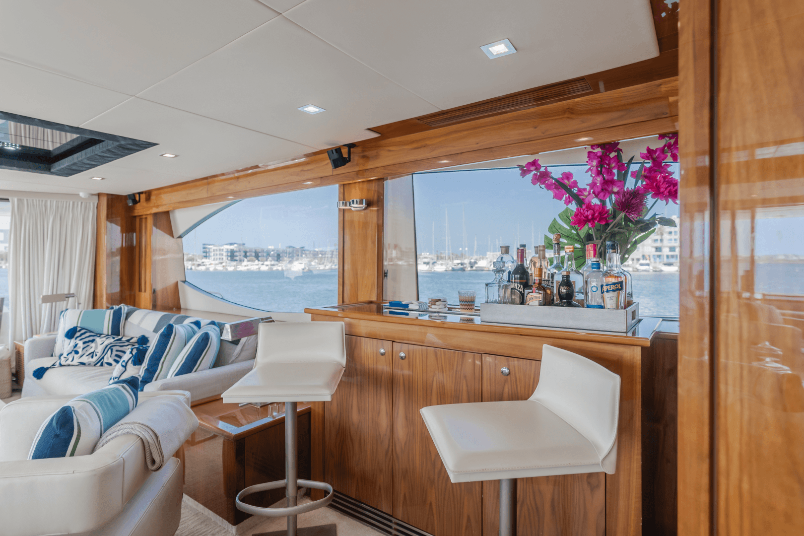 2011 Sunseeker 88 Yacht