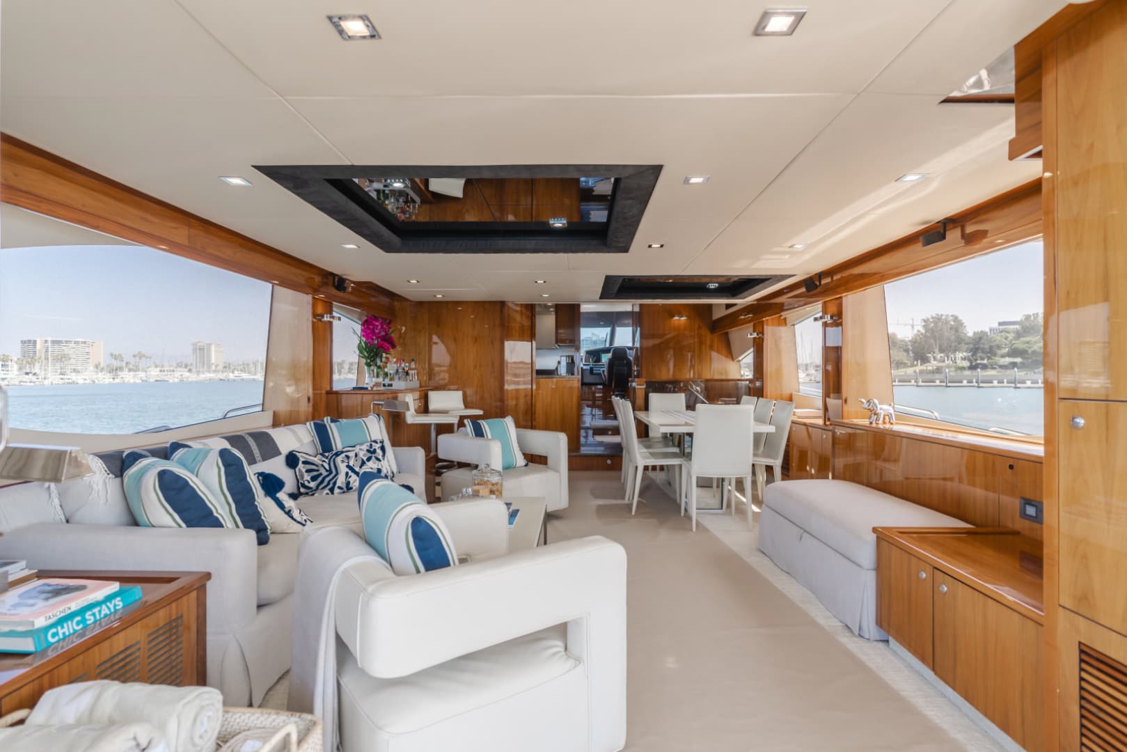 2011 Sunseeker 88 Yacht