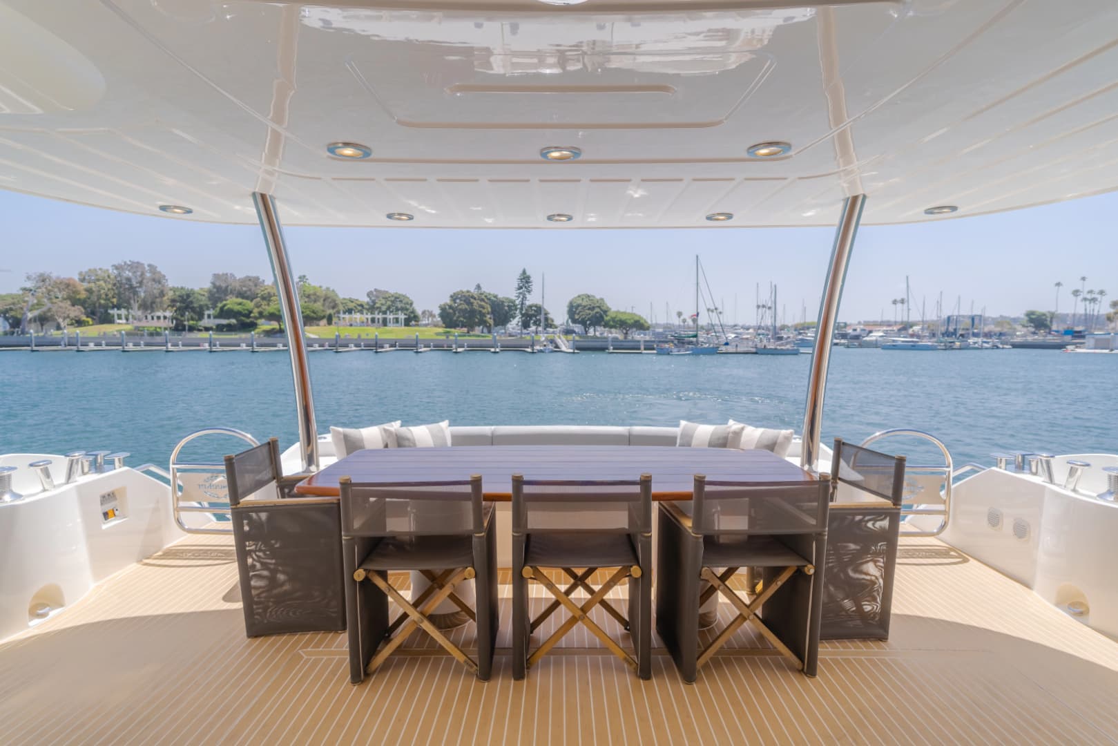 2011 Sunseeker 88 Yacht