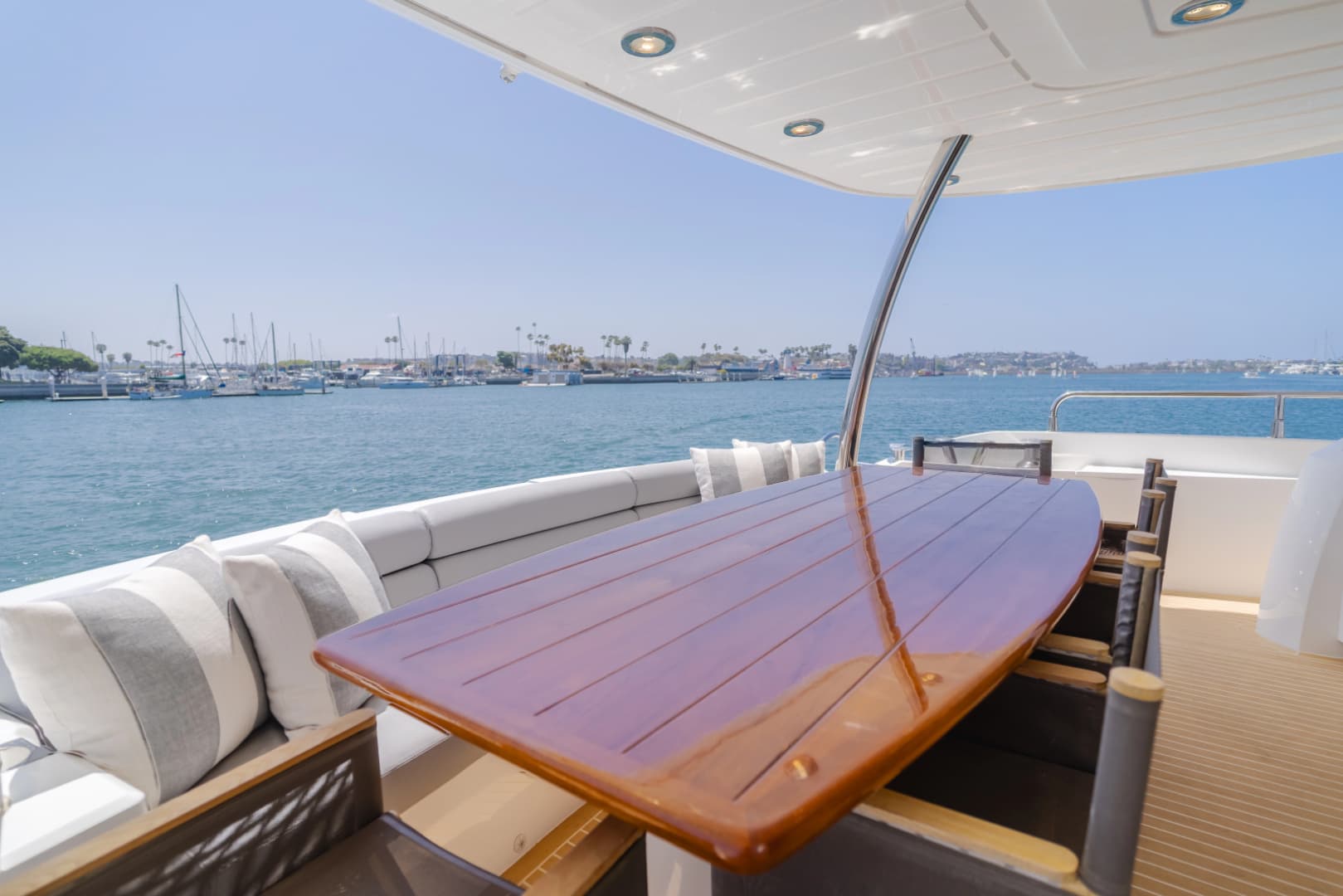 2011 Sunseeker 88 Yacht