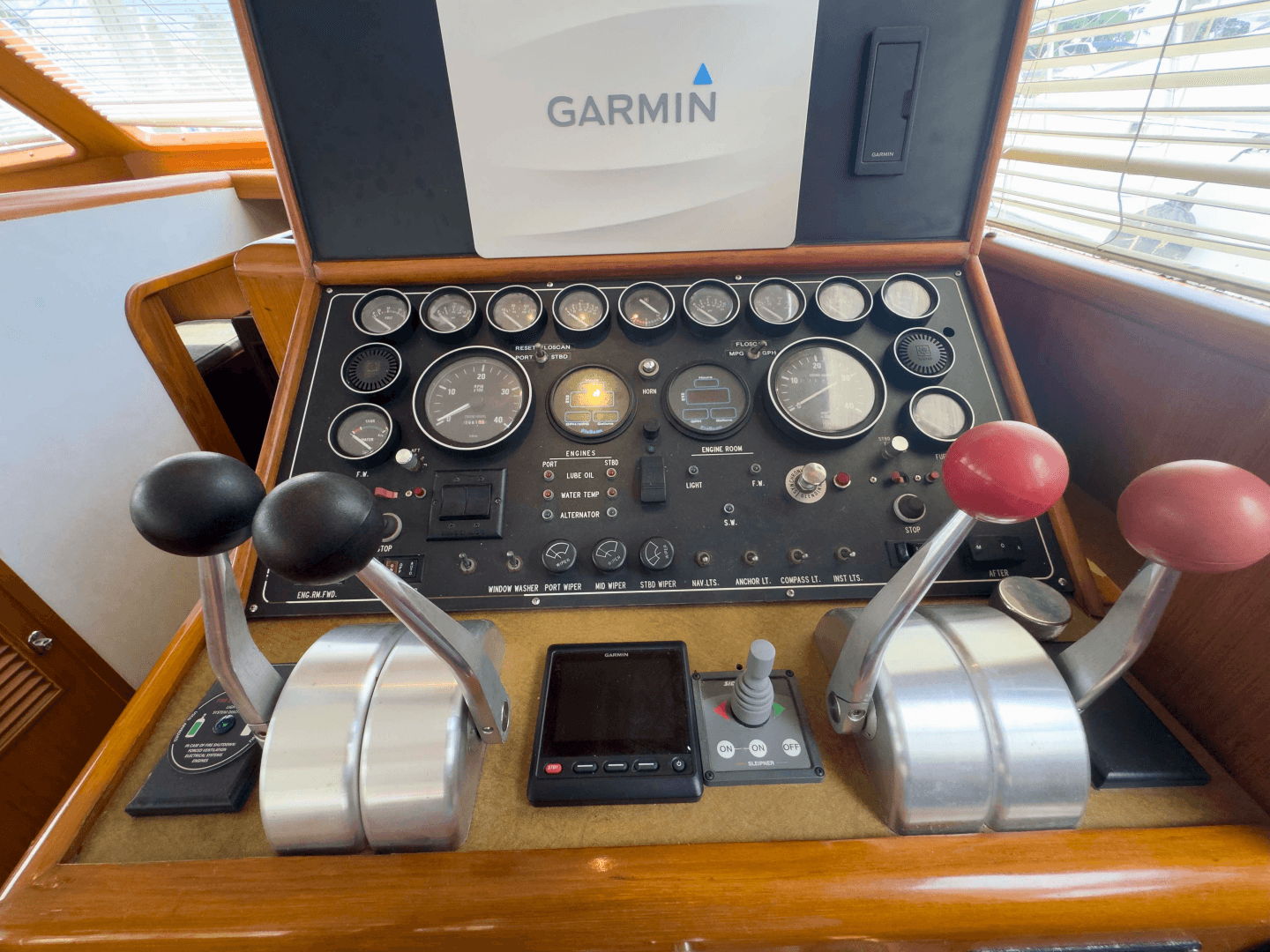 1997 Offshore Yachts Sedan