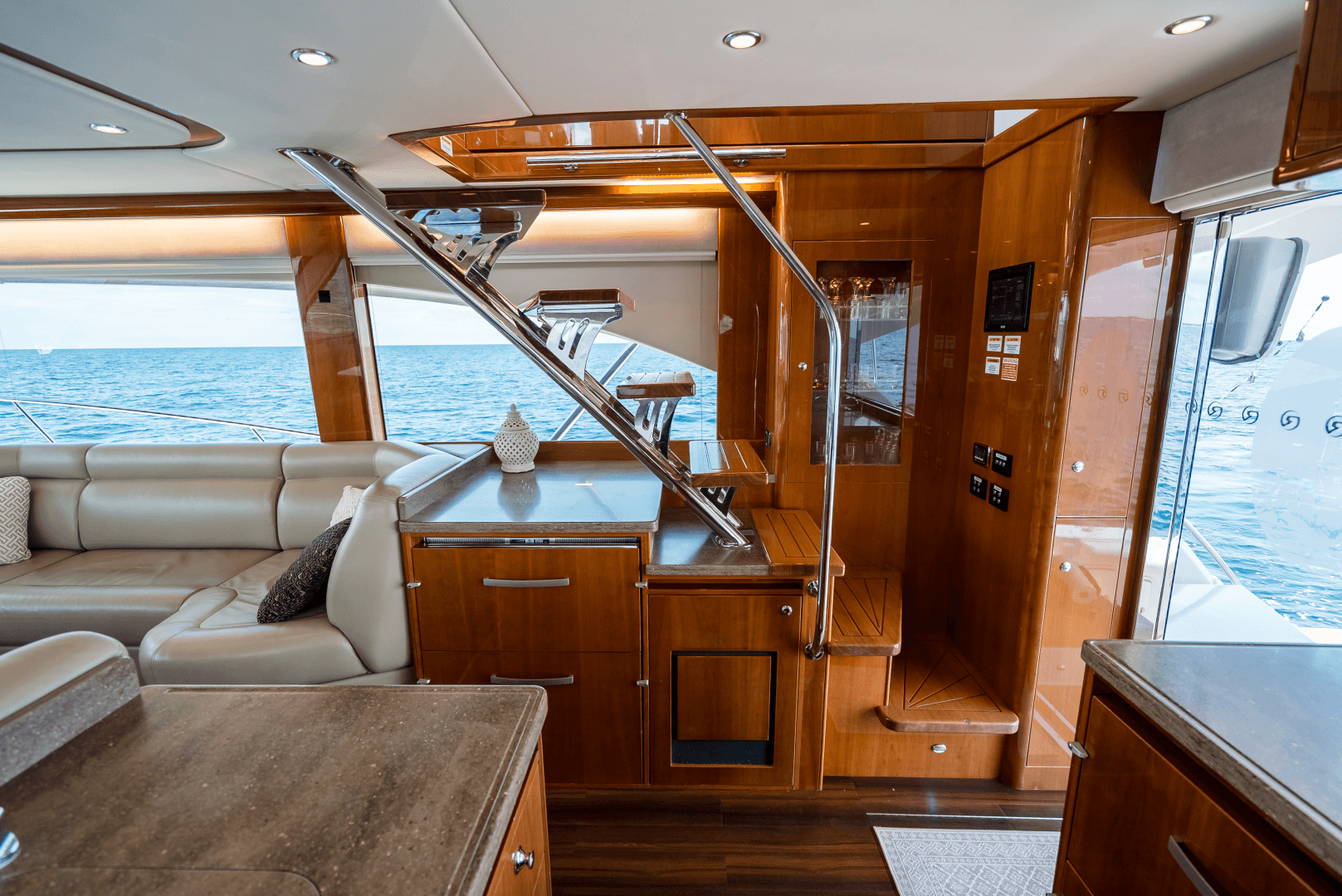 2013 Riviera 53 Enclosed Flybridge