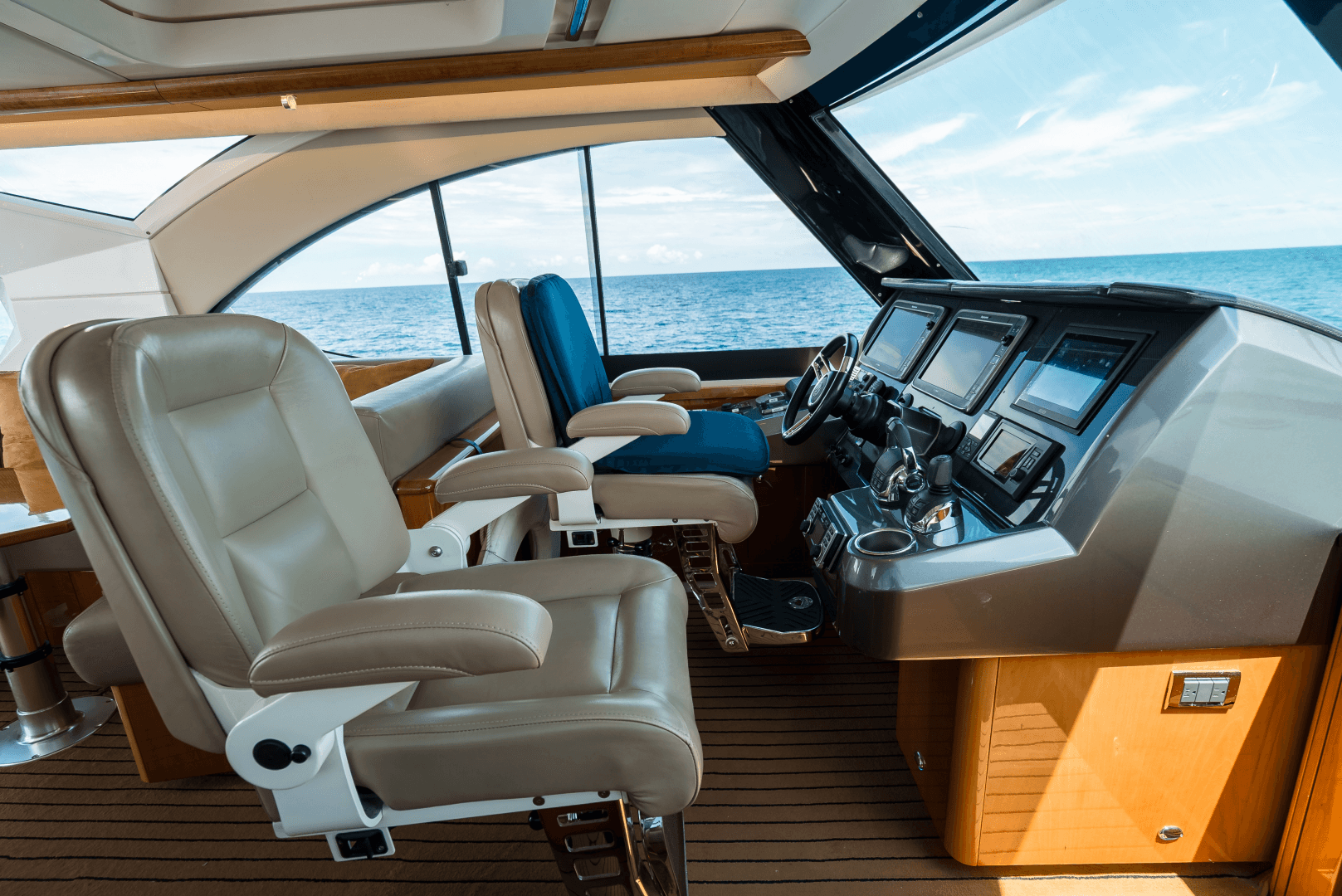 2013 Riviera 53 Enclosed Flybridge