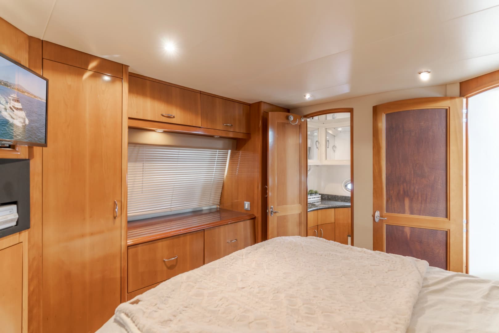 2006 Carver 46 Motor Yacht