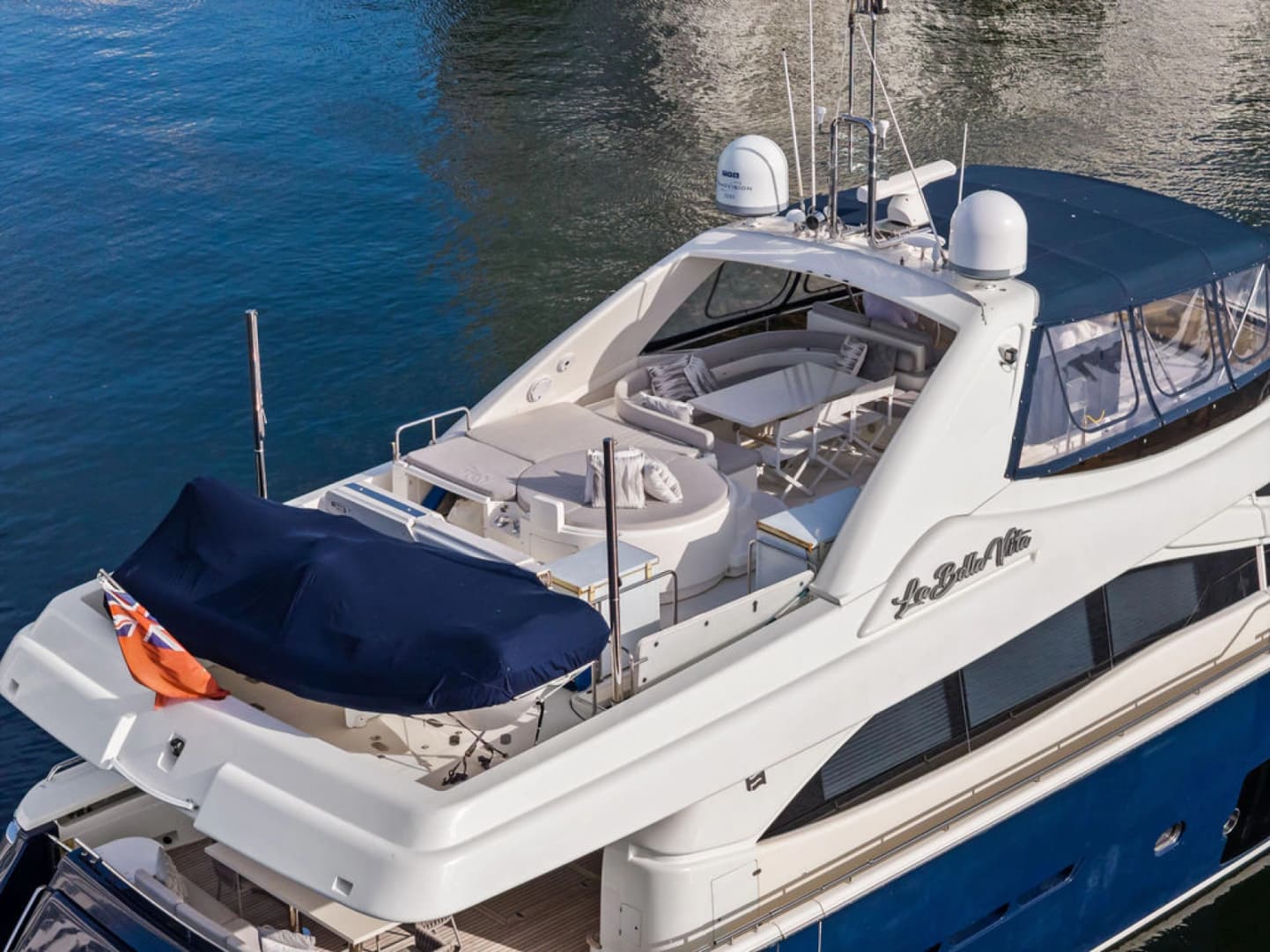 2006 Ferretti Yachts 830