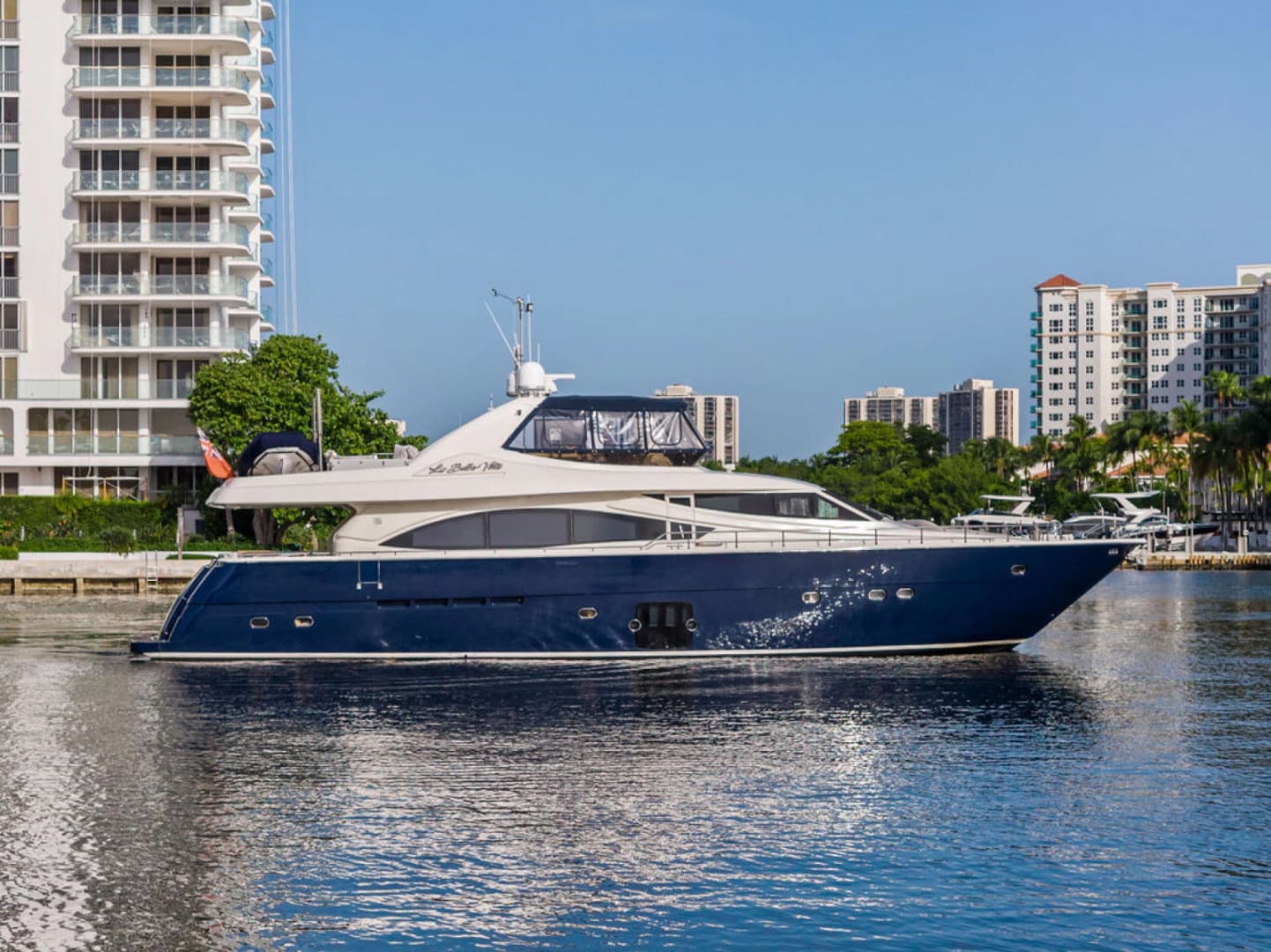 2006 Ferretti Yachts 830
