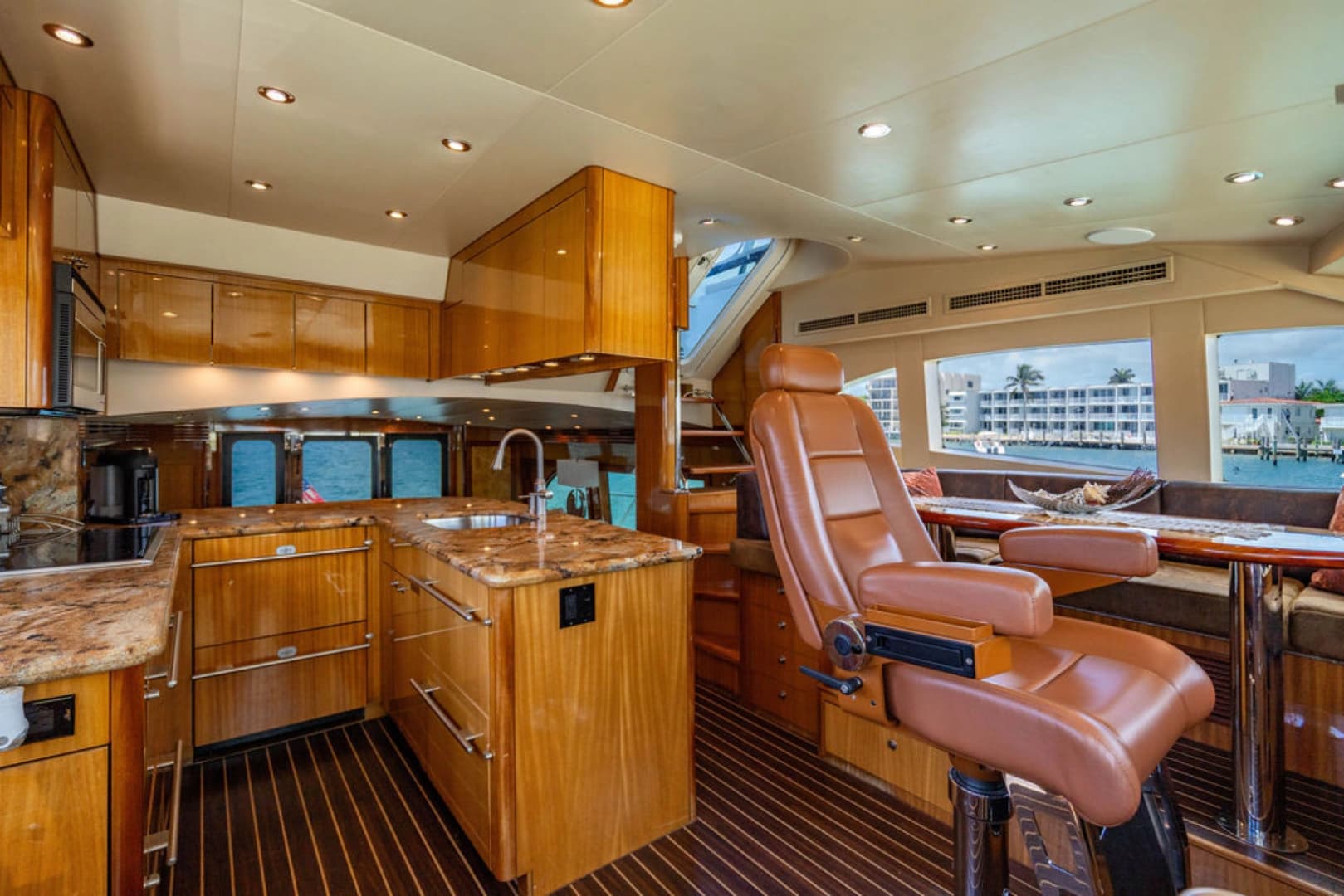 2006 Hatteras 64 Motor Yacht