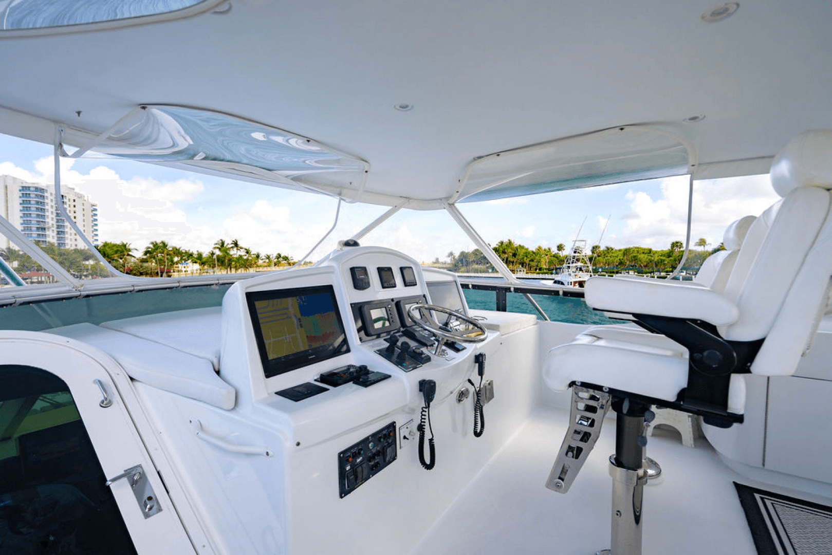 2006 Hatteras 64 Motor Yacht