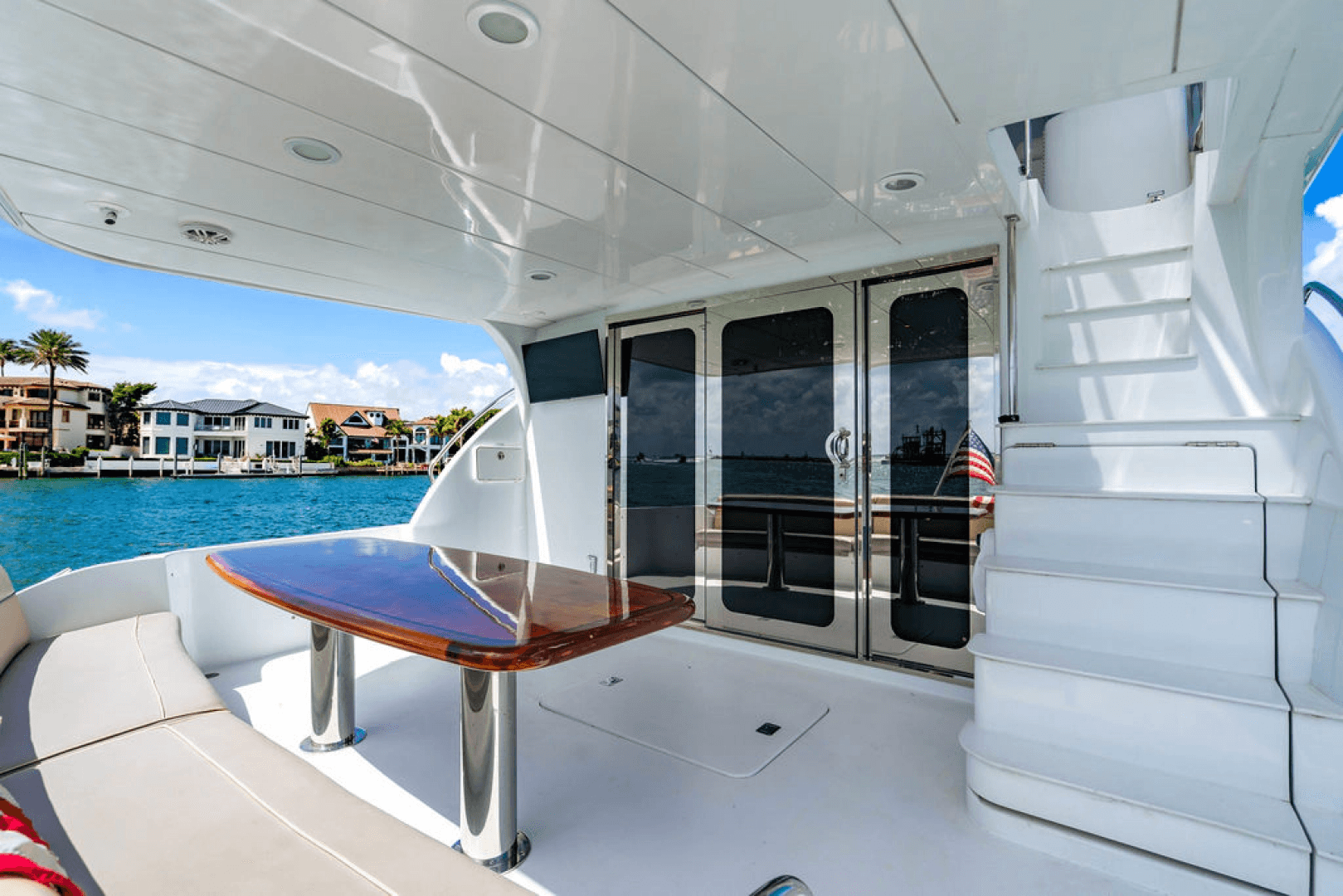 2006 Hatteras 64 Motor Yacht