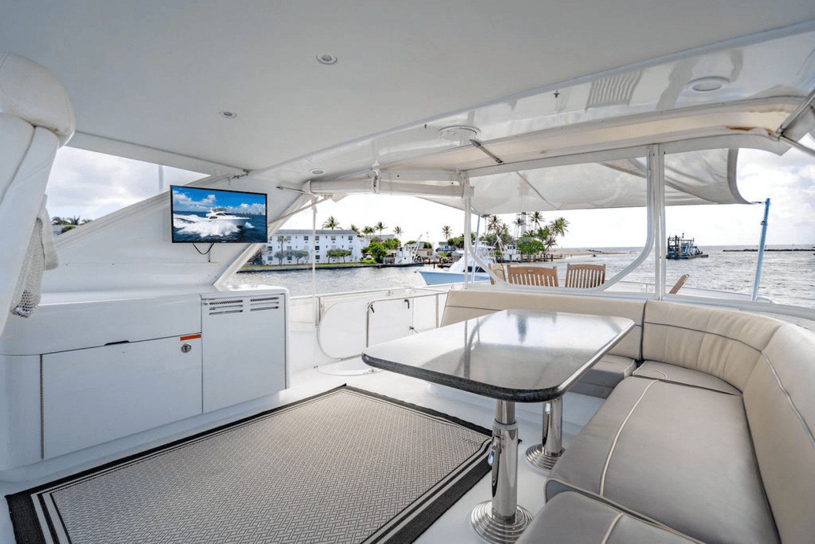 2006 Hatteras 64 Motor Yacht