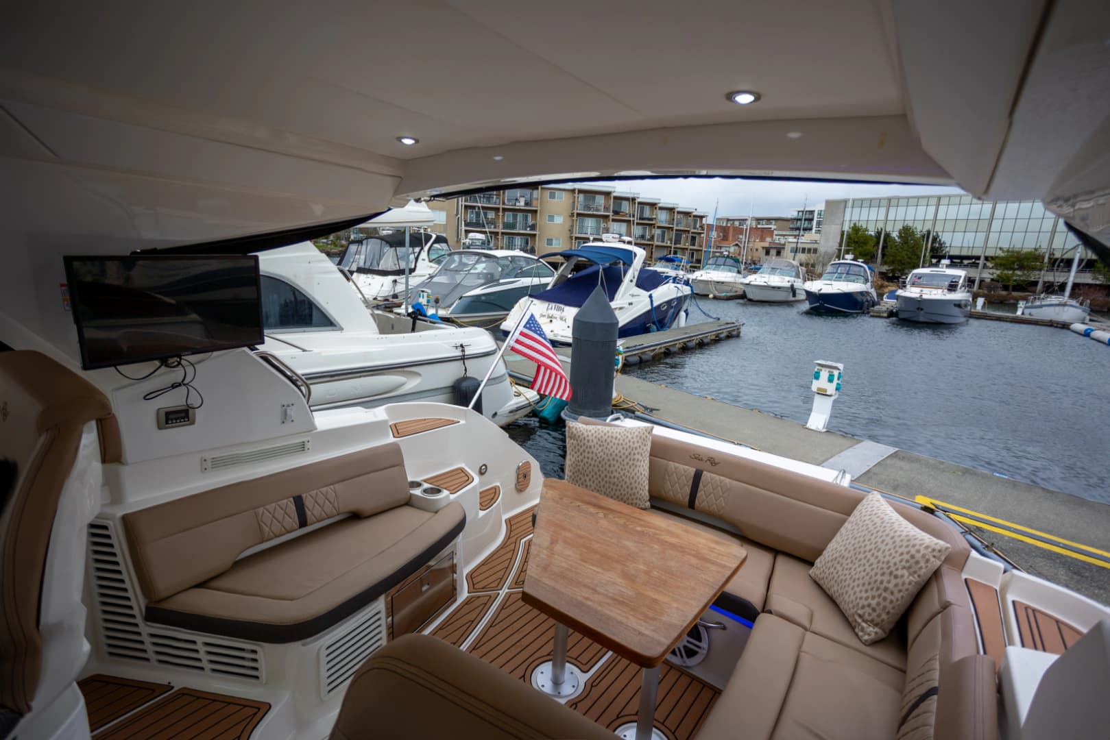 2018 Sea Ray Sundancer 350 Coupe - Rare Shaft Drive