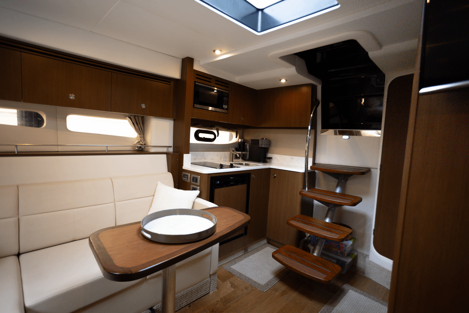 2018 Sea Ray Sundancer 350 Coupe - Rare Shaft Drive