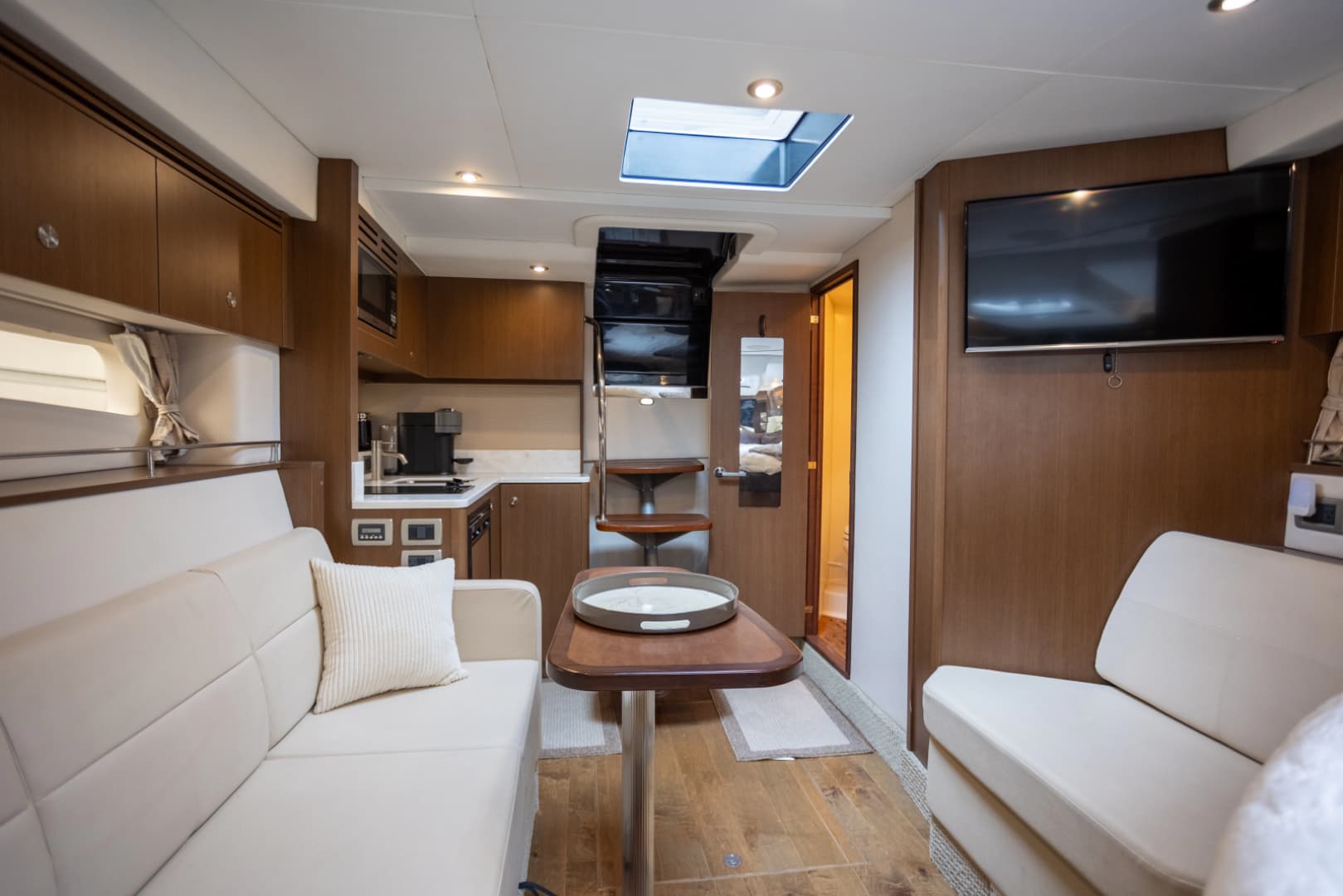 2018 Sea Ray Sundancer 350 Coupe - Rare Shaft Drive