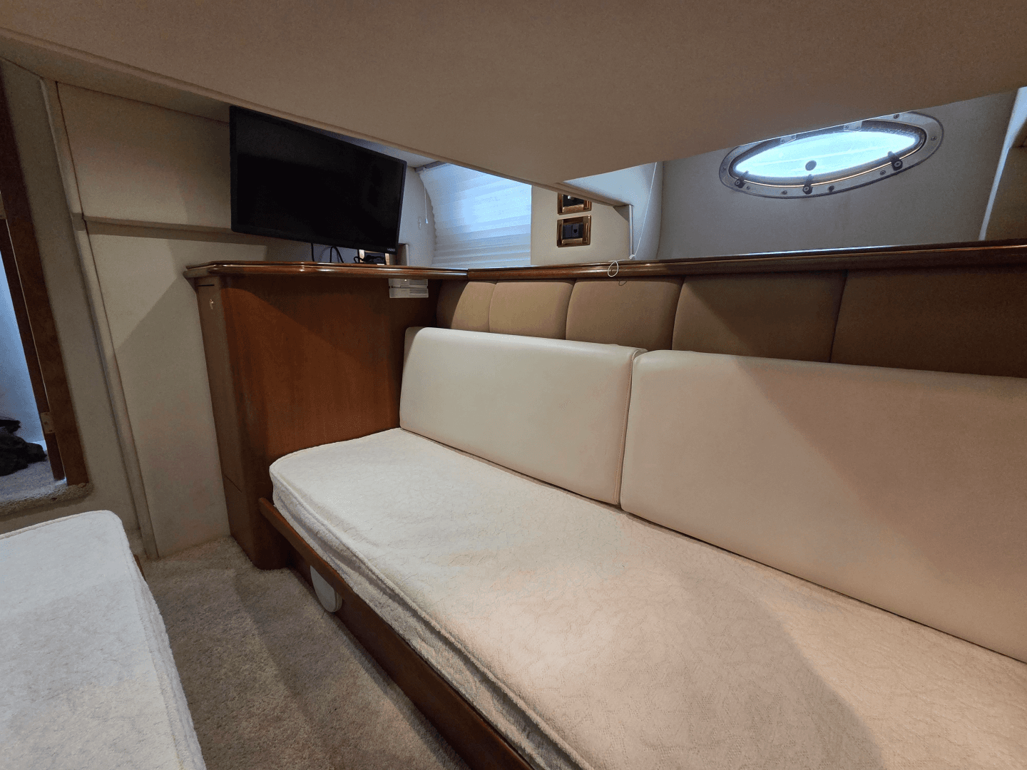 2000 Cruisers Yachts Sport 50