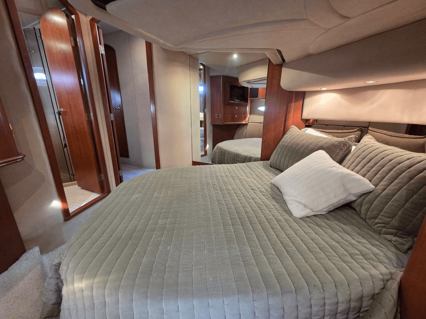 2000 Cruisers Yachts Sport 50