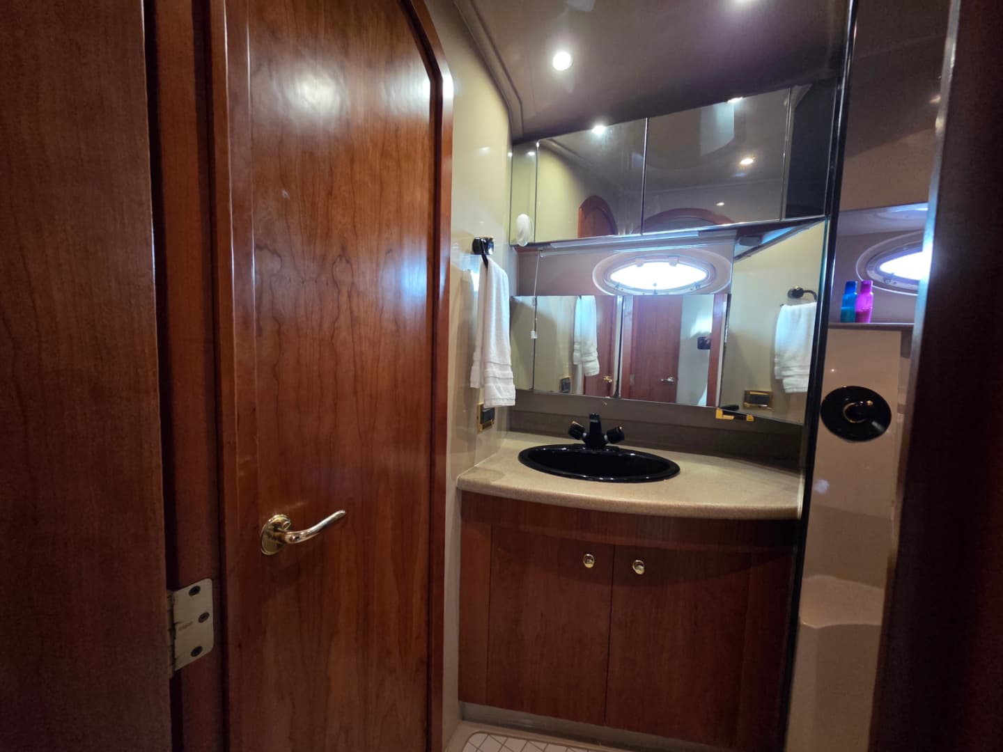 2000 Cruisers Yachts Sport 50