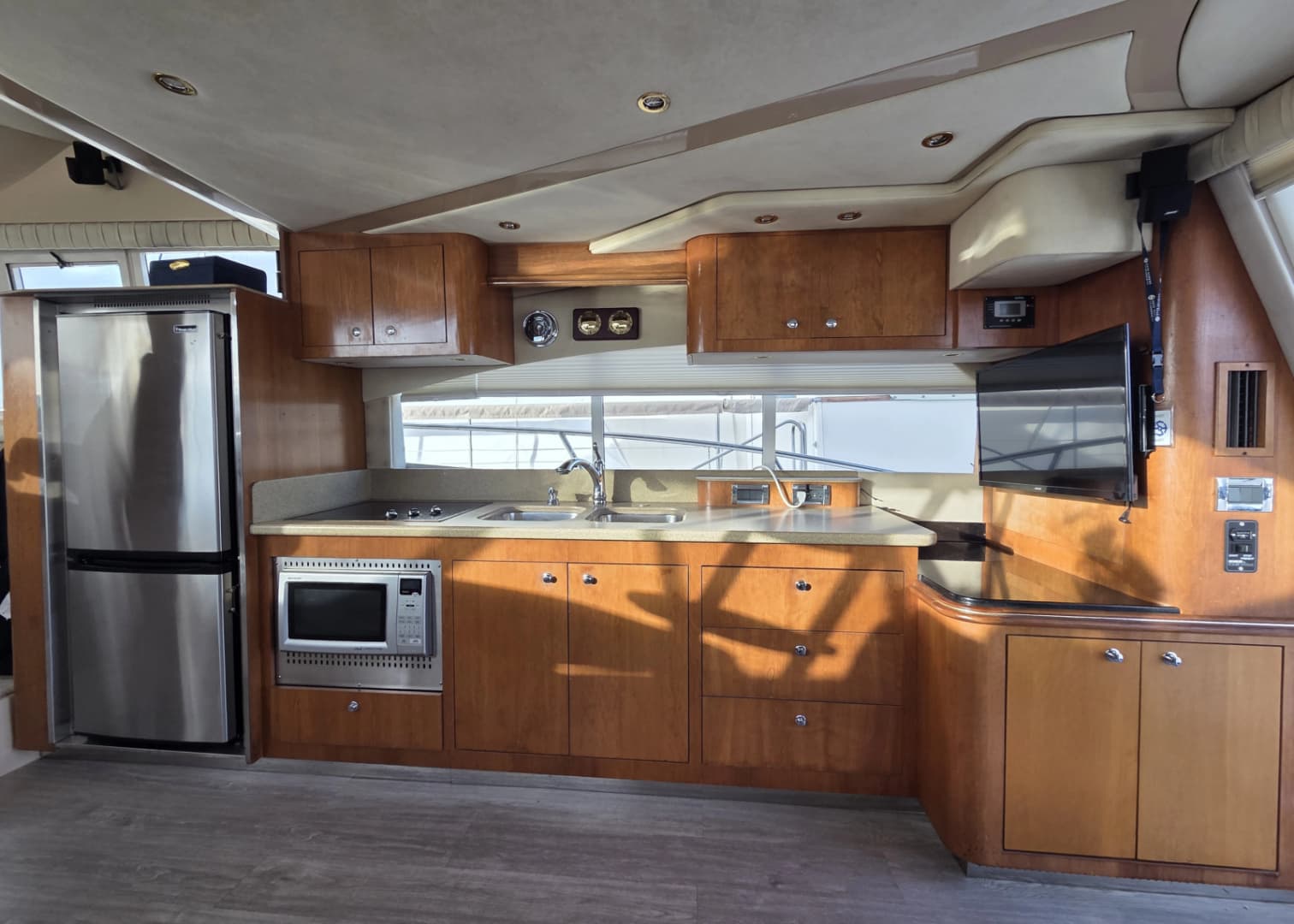 2000 Cruisers Yachts Sport 50