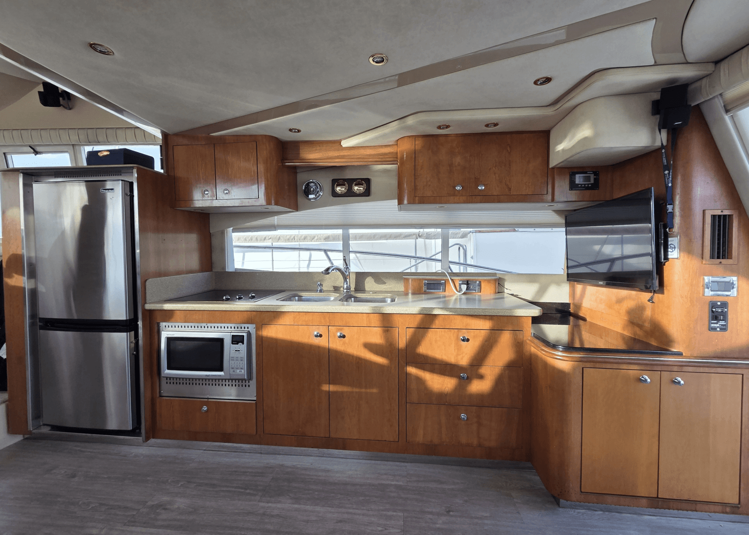 2000 Cruisers Yachts Sport 50