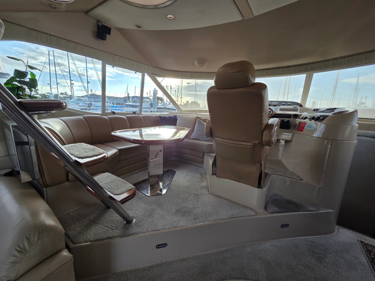 2000 Cruisers Yachts Sport 50