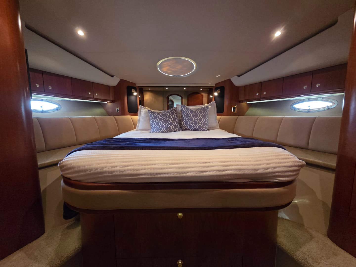 2000 Cruisers Yachts Sport 50