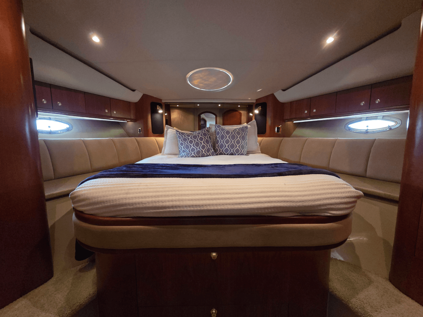 2000 Cruisers Yachts Sport 50