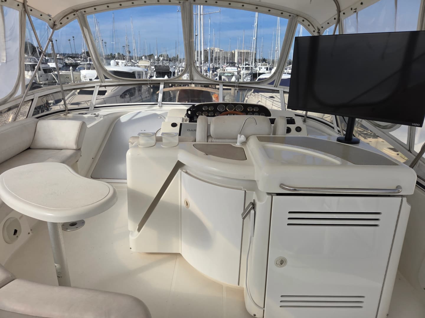 2000 Cruisers Yachts Sport 50