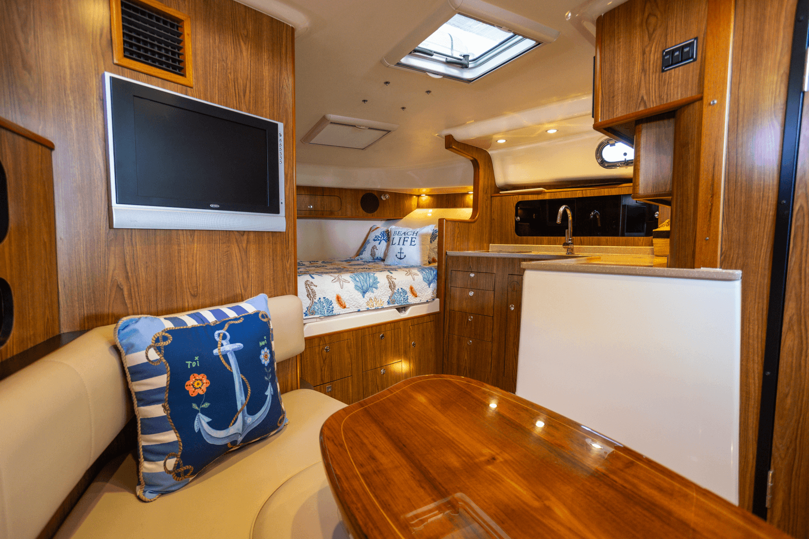 2009 Pursuit 375 OS
