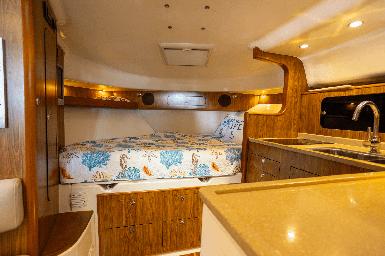 2009 Pursuit 375 OS