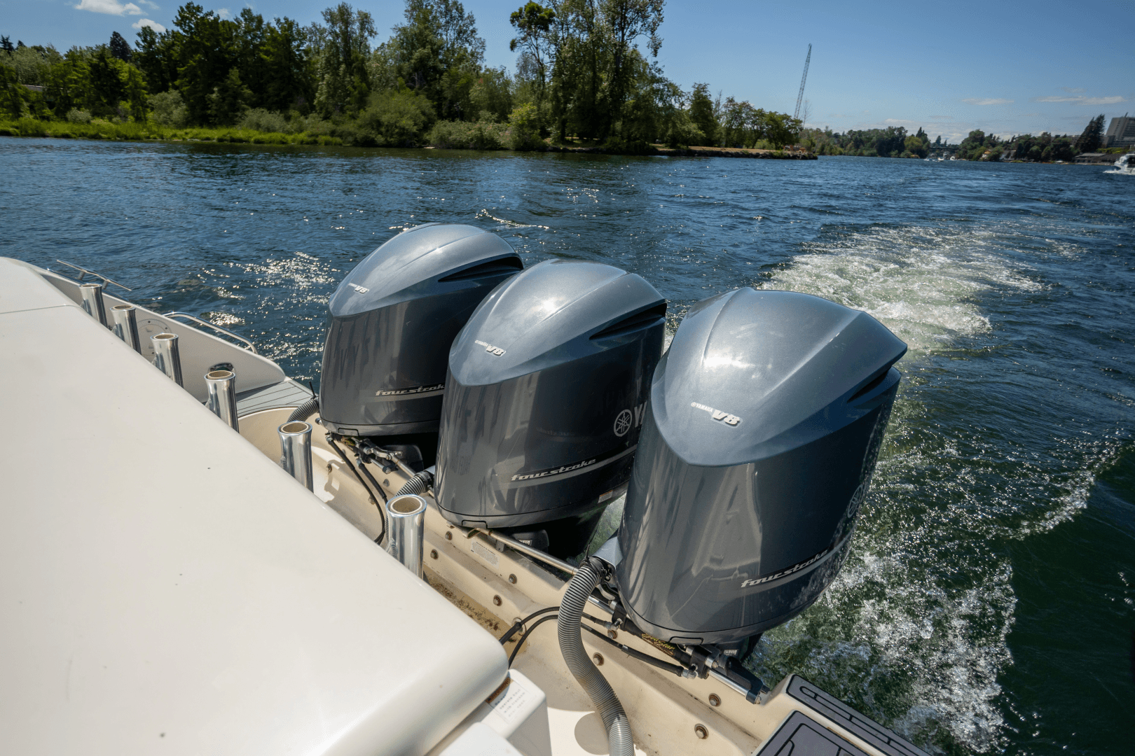 2009 Pursuit 375 OS