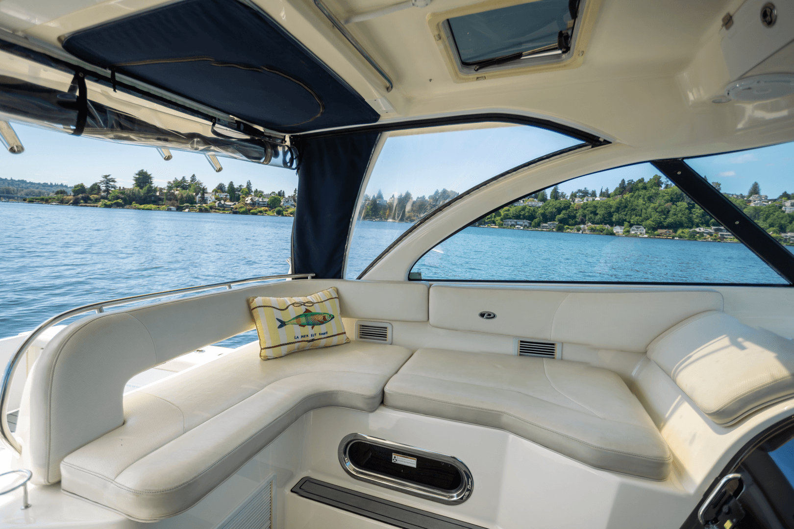 2009 Pursuit 375 OS
