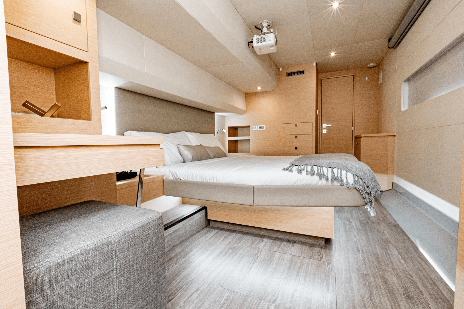 2020 Fountaine Pajot MY6
